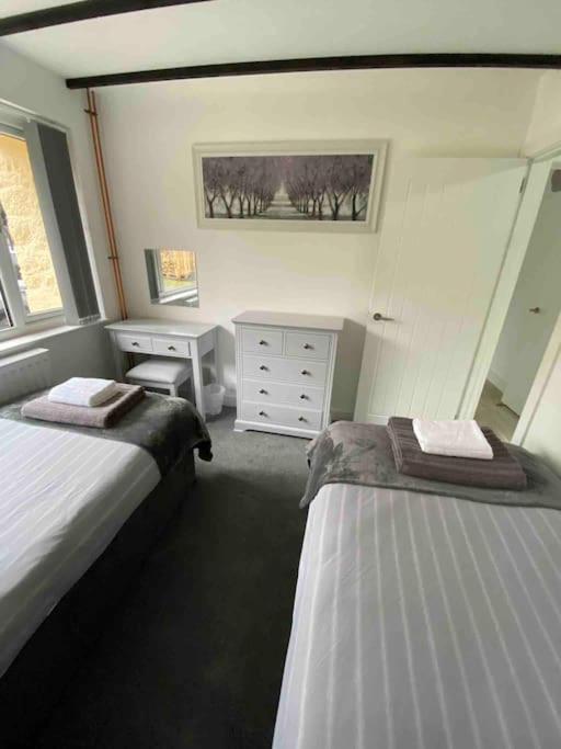 Beautiful Renovated Former Coach House Llandeilo Exterior foto